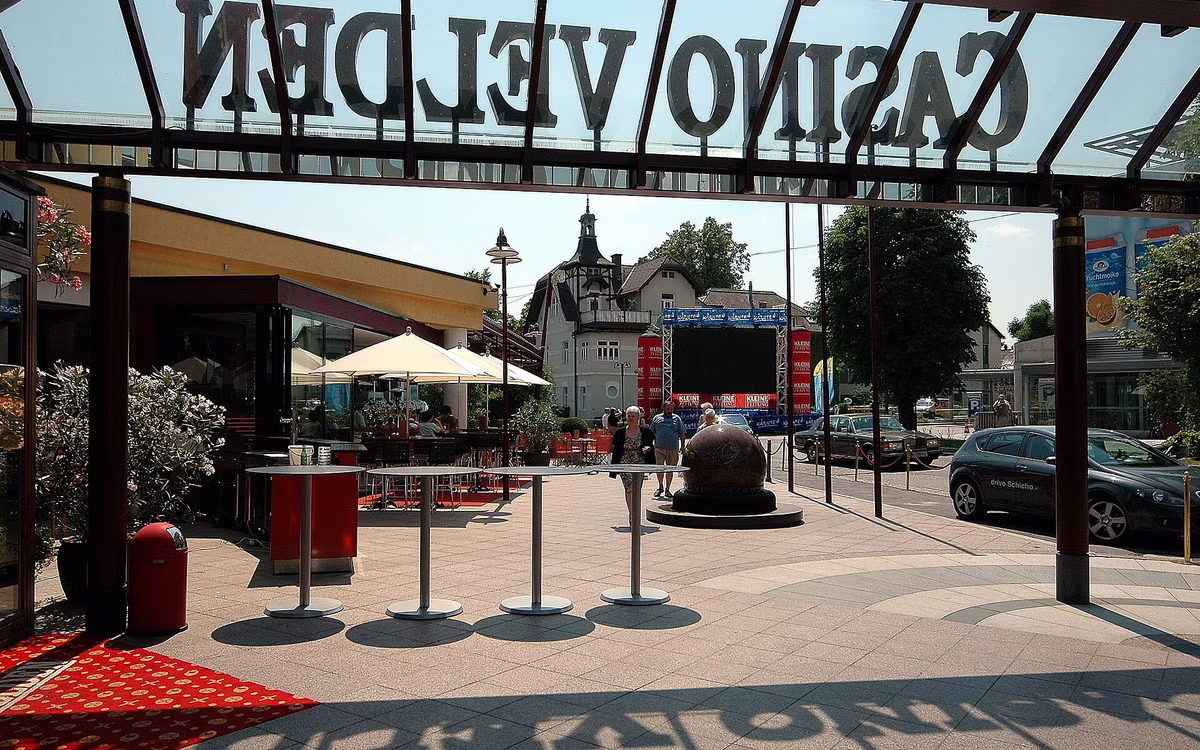 Entrance hall and café of Casino Velden